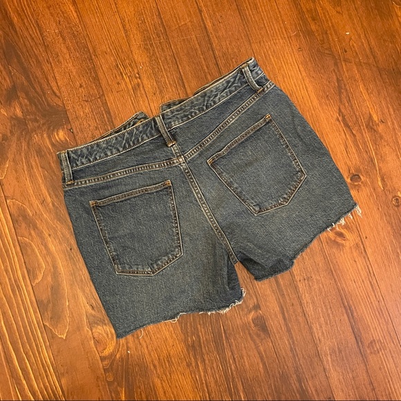 Universal Thread Shorts - Picture 2 of 3